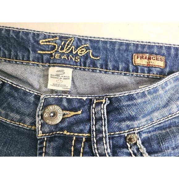 Silver Jeans ~Woman Size 29~ Blue Denim Frances Capri Jeans. - Picture 2 of 14